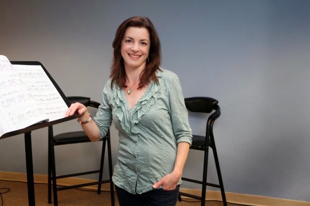 gray wallpaper: Cynthia Gibb HD Wallpapers